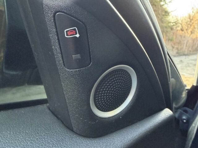 Серый Ауди А4, объемом двигателя 2 л и пробегом 292 тыс. км за 9600 $, фото 11 на Automoto.ua