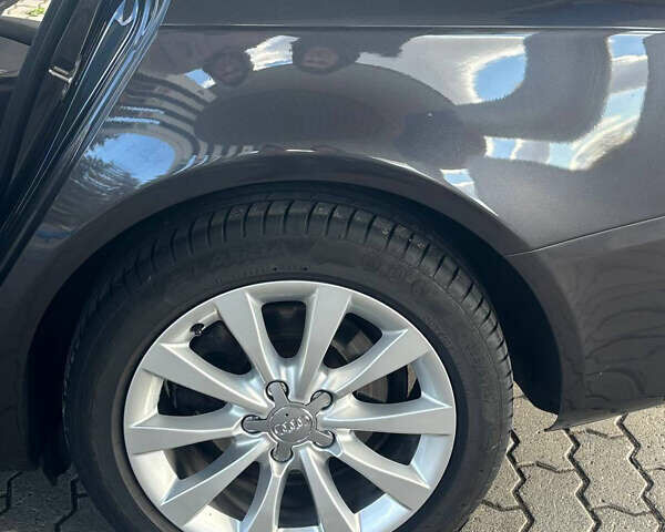 Серый Ауди А4, объемом двигателя 1.97 л и пробегом 308 тыс. км за 11000 $, фото 6 на Automoto.ua