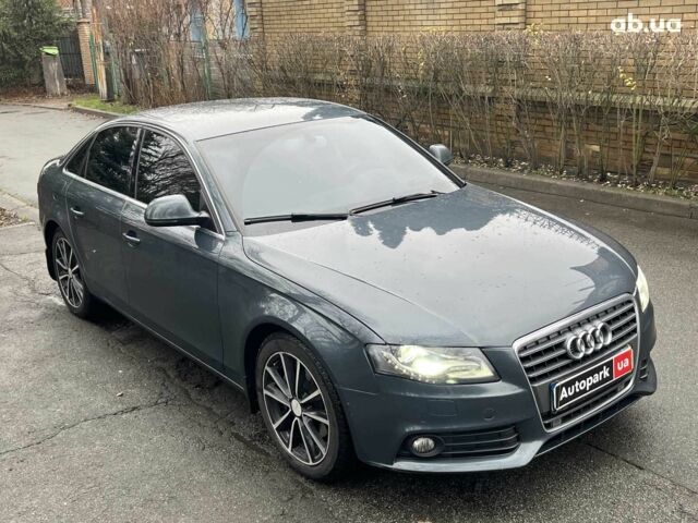 Сірий Ауді А4, об'ємом двигуна 2 л та пробігом 270 тис. км за 8990 $, фото 4 на Automoto.ua