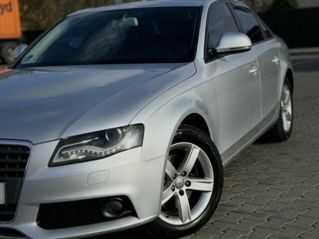 Серый Ауди А4, объемом двигателя 2 л и пробегом 290 тыс. км за 8999 $, фото 1 на Automoto.ua
