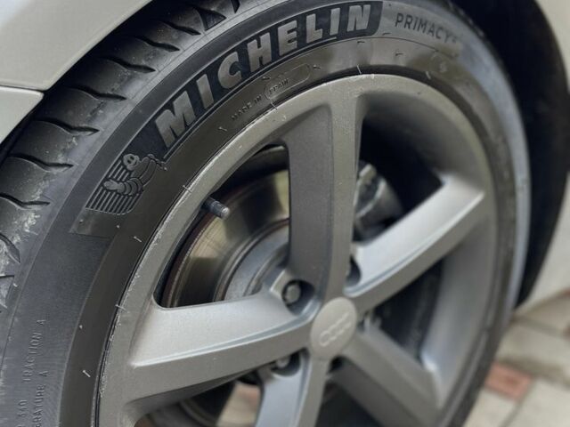 Ауді А4 2008 у Хусте на Automoto.ua Сірий Ауді А4, об'ємом двигуна 2.7 л та пробігом 278 тис. км за 9800 $, фото 22 на Automoto.ua