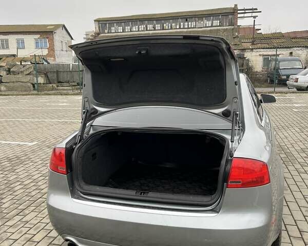 Серый Ауди А4, объемом двигателя 2 л и пробегом 235 тыс. км за 7000 $, фото 4 на Automoto.ua