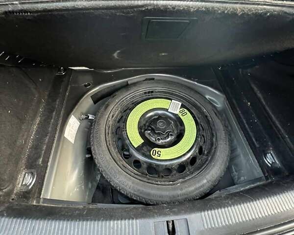 Сірий Ауді А4, об'ємом двигуна 1.97 л та пробігом 226 тис. км за 9000 $, фото 26 на Automoto.ua