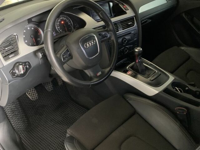 Серый Ауди А4, объемом двигателя 2 л и пробегом 292 тыс. км за 8000 $, фото 5 на Automoto.ua