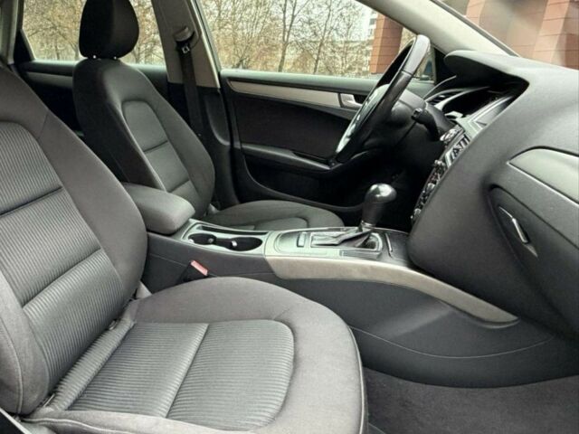 Серый Ауди А4, объемом двигателя 2 л и пробегом 231 тыс. км за 4489 $, фото 7 на Automoto.ua