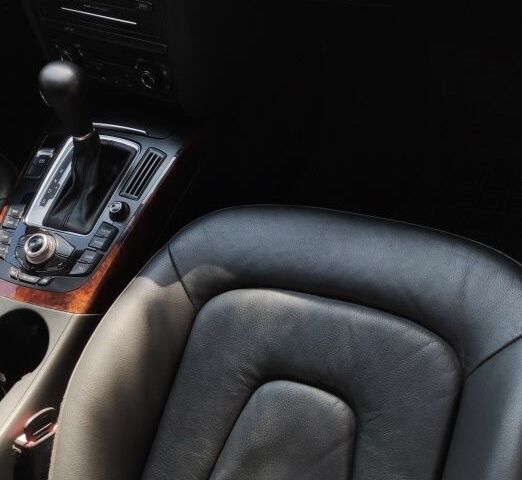 Серый Ауди А4, объемом двигателя 2 л и пробегом 225 тыс. км за 9500 $, фото 7 на Automoto.ua