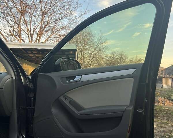 Сірий Ауді А4, об'ємом двигуна 1.97 л та пробігом 226 тис. км за 9000 $, фото 16 на Automoto.ua