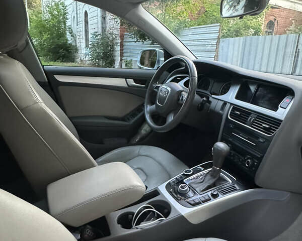 Ауди А4 2009 в Полтаве на Automoto.ua Серый Ауди А4, объемом двигателя 1.98 л и пробегом 307 тыс. км за 10500 $, фото 10 на Automoto.ua