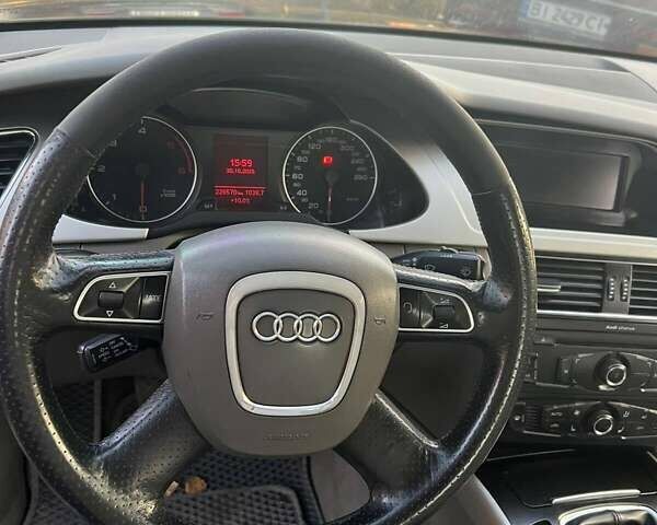 Сірий Ауді А4, об'ємом двигуна 1.97 л та пробігом 226 тис. км за 9000 $, фото 8 на Automoto.ua