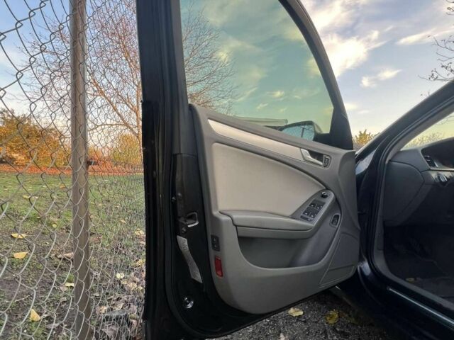 Сірий Ауді А4, об'ємом двигуна 2 л та пробігом 226 тис. км за 9000 $, фото 2 на Automoto.ua