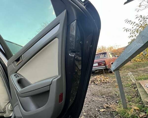 Сірий Ауді А4, об'ємом двигуна 1.97 л та пробігом 226 тис. км за 9000 $, фото 22 на Automoto.ua