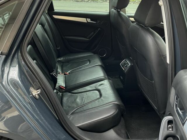 Серый Ауди А4, объемом двигателя 0 л и пробегом 210 тыс. км за 8600 $, фото 7 на Automoto.ua