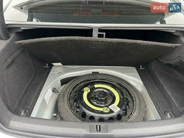 Серый Ауди А4, объемом двигателя 1.98 л и пробегом 239 тыс. км за 12500 $, фото 38 на Automoto.ua