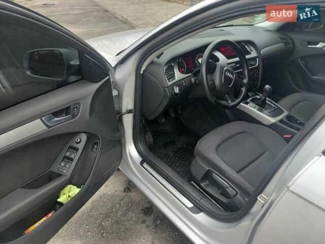 Серый Ауди А4, объемом двигателя 1.8 л и пробегом 185 тыс. км за 9500 $, фото 9 на Automoto.ua