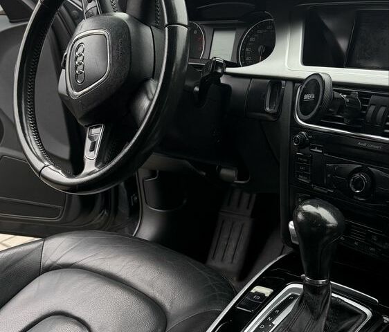 Серый Ауди А4, объемом двигателя 2 л и пробегом 290 тыс. км за 9500 $, фото 9 на Automoto.ua