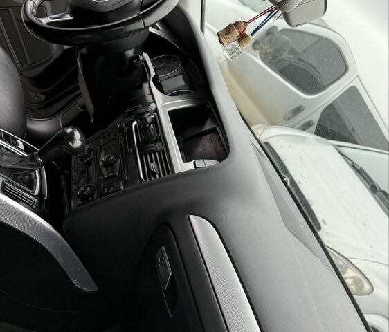 Серый Ауди А4, объемом двигателя 2 л и пробегом 290 тыс. км за 9500 $, фото 8 на Automoto.ua