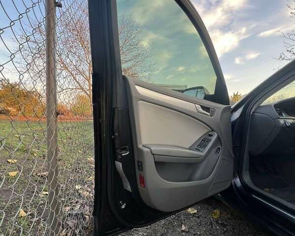 Сірий Ауді А4, об'ємом двигуна 1.97 л та пробігом 226 тис. км за 9000 $, фото 3 на Automoto.ua