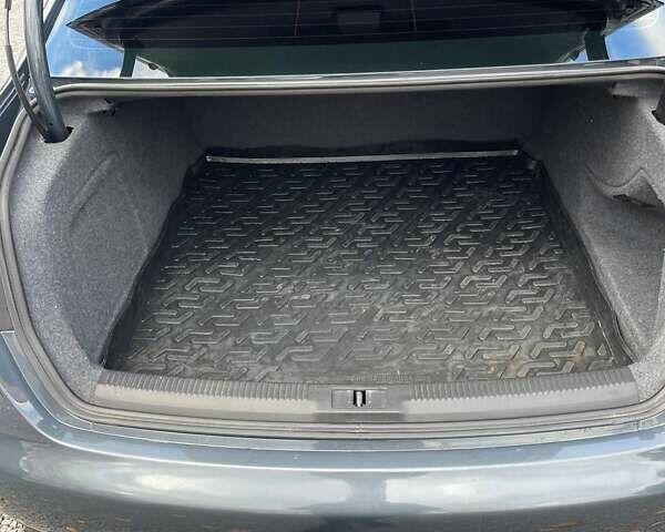 Сірий Ауді А4, об'ємом двигуна 1.78 л та пробігом 248 тис. км за 8950 $, фото 19 на Automoto.ua