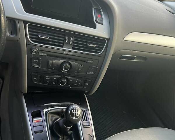 Сірий Ауді А4, об'ємом двигуна 1.97 л та пробігом 226 тис. км за 9000 $, фото 27 на Automoto.ua