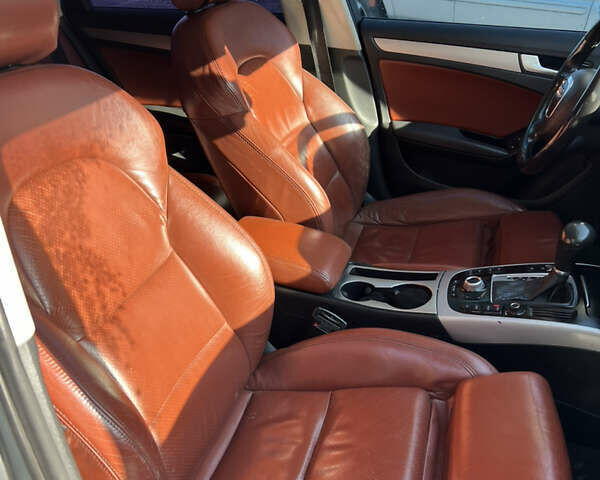 Сірий Ауді А4, об'ємом двигуна 1.97 л та пробігом 290 тис. км за 9999 $, фото 13 на Automoto.ua