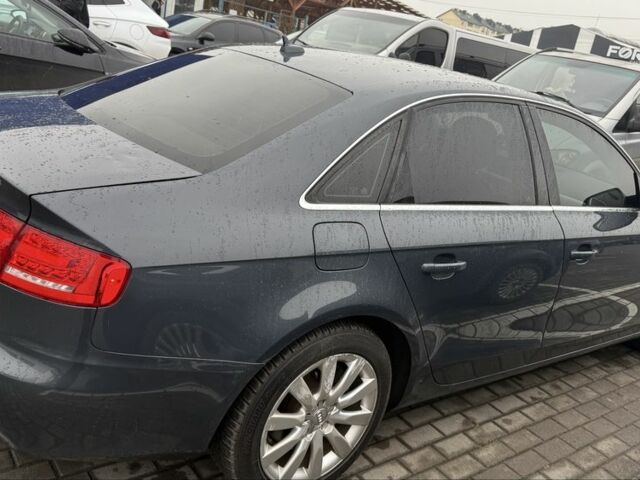 Серый Ауди А4, объемом двигателя 2 л и пробегом 290 тыс. км за 9500 $, фото 1 на Automoto.ua