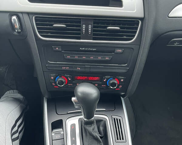 Сірий Ауді А4, об'ємом двигуна 1.98 л та пробігом 218 тис. км за 9500 $, фото 45 на Automoto.ua