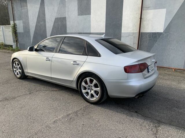 Серый Ауди А4, объемом двигателя 2 л и пробегом 292 тыс. км за 8000 $, фото 4 на Automoto.ua