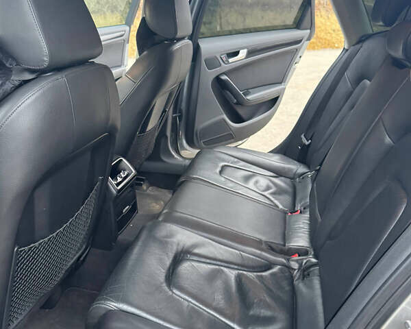 Сірий Ауді А4, об'ємом двигуна 1.98 л та пробігом 263 тис. км за 7500 $, фото 17 на Automoto.ua