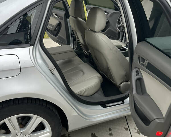 Сірий Ауді А4, об'ємом двигуна 1.98 л та пробігом 230 тис. км за 7200 $, фото 21 на Automoto.ua