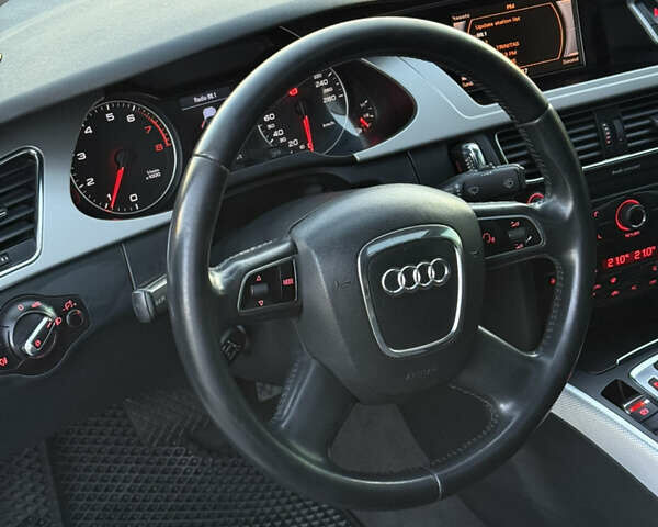 Серый Ауди А4, объемом двигателя 1.98 л и пробегом 295 тыс. км за 8799 $, фото 7 на Automoto.ua