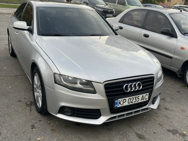 Сірий Ауді А4, об'ємом двигуна 2 л та пробігом 230 тис. км за 9500 $, фото 1 на Automoto.ua