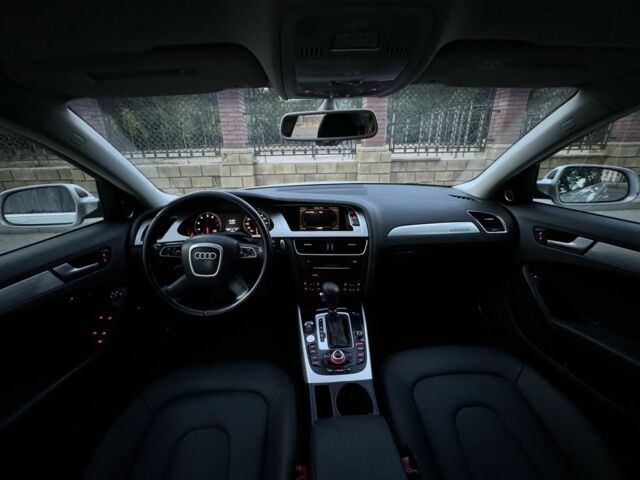 Серый Ауди А4, объемом двигателя 2 л и пробегом 220 тыс. км за 7500 $, фото 5 на Automoto.ua