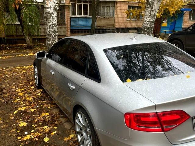Серый Ауди А4, объемом двигателя 2 л и пробегом 305 тыс. км за 5599 $, фото 1 на Automoto.ua