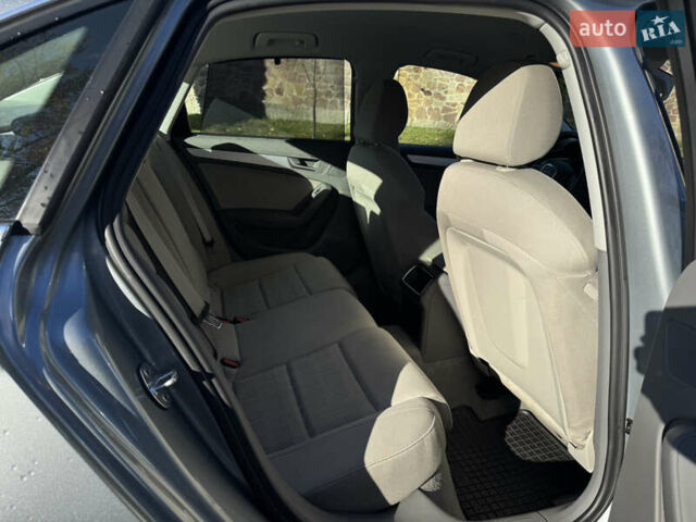 Сірий Ауді А4, об'ємом двигуна 2 л та пробігом 142 тис. км за 10200 $, фото 14 на Automoto.ua