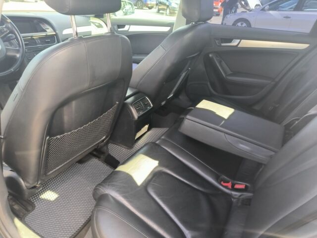 Сірий Ауді А4, об'ємом двигуна 2 л та пробігом 250 тис. км за 7500 $, фото 4 на Automoto.ua