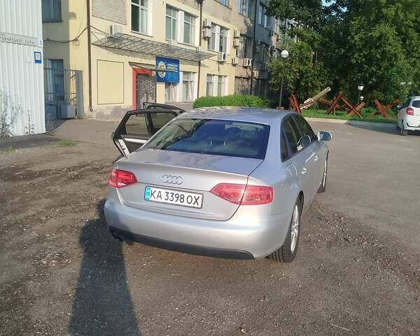Сірий Ауді А4, об'ємом двигуна 1.8 л та пробігом 200 тис. км за 7500 $, фото 4 на Automoto.ua