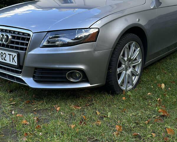 Ауді А4 2010 у Львові на Automoto.ua Сірий Ауді А4, об'ємом двигуна 2 л та пробігом 324 тис. км за 8900 $, фото 5 на Automoto.ua