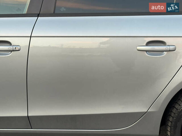 Серый Ауди А4, объемом двигателя 2 л и пробегом 194 тыс. км за 10999 $, фото 5 на Automoto.ua