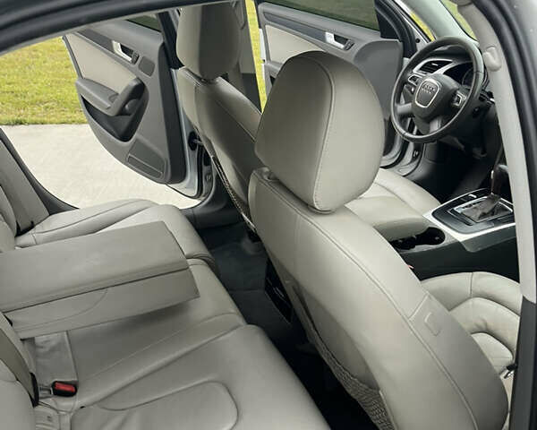 Сірий Ауді А4, об'ємом двигуна 1.98 л та пробігом 230 тис. км за 7200 $, фото 13 на Automoto.ua