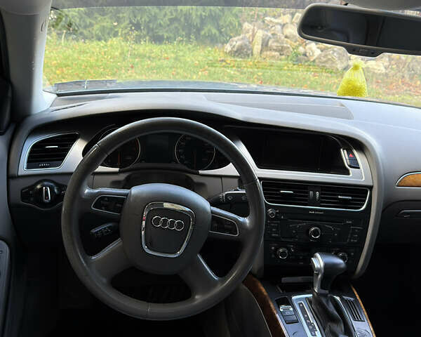Ауді А4 2010 у Львові на Automoto.ua Сірий Ауді А4, об'ємом двигуна 2 л та пробігом 324 тис. км за 8900 $, фото 16 на Automoto.ua