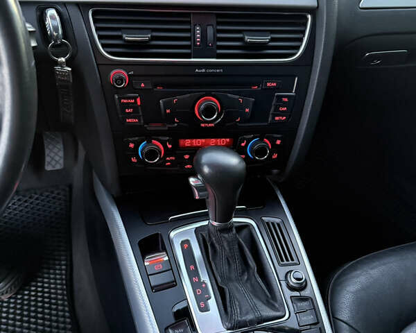 Серый Ауди А4, объемом двигателя 1.98 л и пробегом 295 тыс. км за 8799 $, фото 13 на Automoto.ua