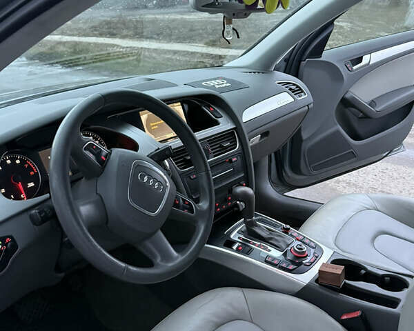 Сірий Ауді А4, об'ємом двигуна 1.98 л та пробігом 267 тис. км за 9350 $, фото 10 на Automoto.ua