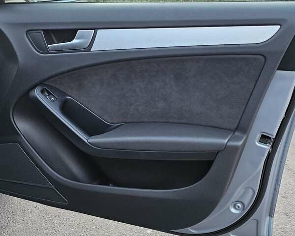 Сірий Ауді А4, об'ємом двигуна 1.8 л та пробігом 200 тис. км за 7300 $, фото 18 на Automoto.ua