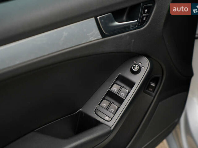 Сірий Ауді А4, об'ємом двигуна 2 л та пробігом 217 тис. км за 11999 $, фото 16 на Automoto.ua