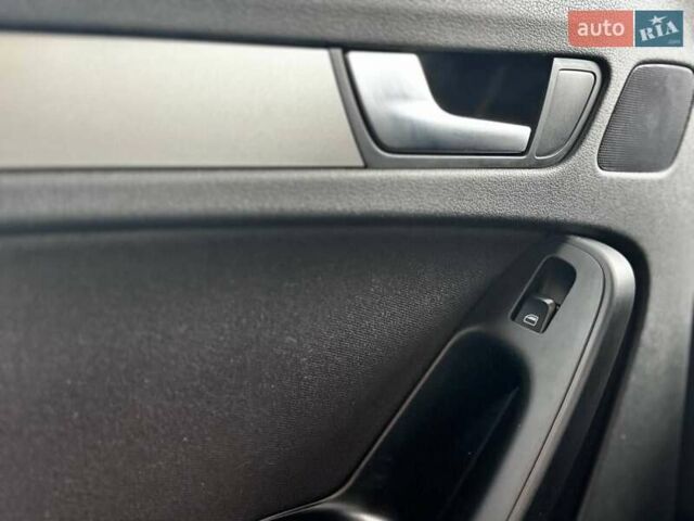 Сірий Ауді А4, об'ємом двигуна 1.8 л та пробігом 1 тис. км за 9999 $, фото 46 на Automoto.ua
