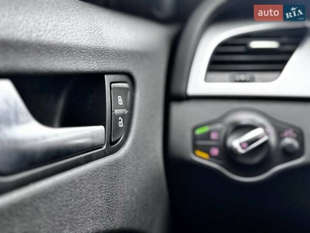 Сірий Ауді А4, об'ємом двигуна 1.8 л та пробігом 1 тис. км за 9999 $, фото 43 на Automoto.ua