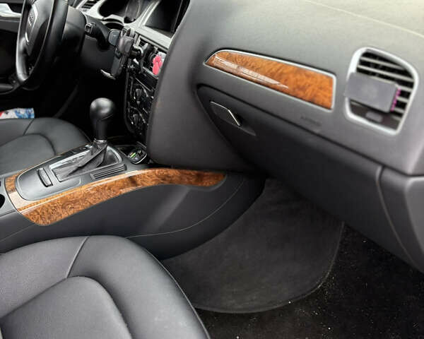 Серый Ауди А4, объемом двигателя 1.8 л и пробегом 198 тыс. км за 10000 $, фото 8 на Automoto.ua