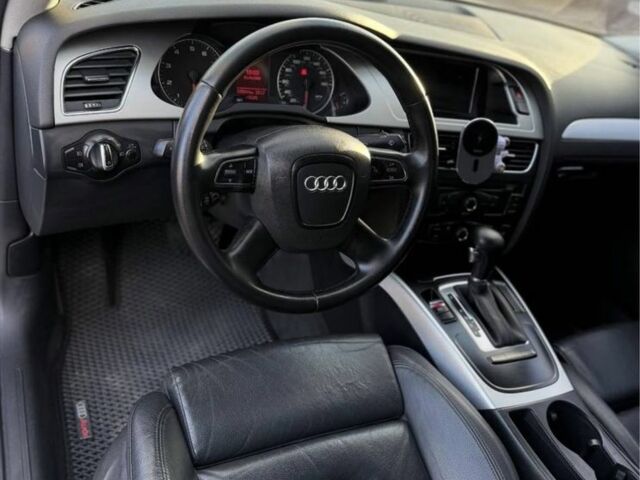 Сірий Ауді А4, об'ємом двигуна 2 л та пробігом 235 тис. км за 10500 $, фото 5 на Automoto.ua