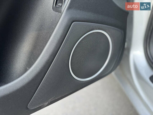 Сірий Ауді А4, об'ємом двигуна 1.98 л та пробігом 214 тис. км за 7500 $, фото 13 на Automoto.ua