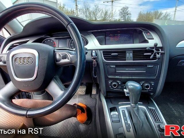 Сірий Ауді А4, об'ємом двигуна 2 л та пробігом 237 тис. км за 9850 $, фото 7 на Automoto.ua